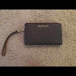 Michael Kors Jet Set Travel Double Zip Wristlet